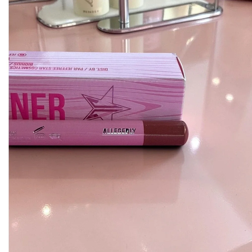 Jeffree Star Cosmetics - Velour Lip Liner - Shade: Allegedly  - *NIB*